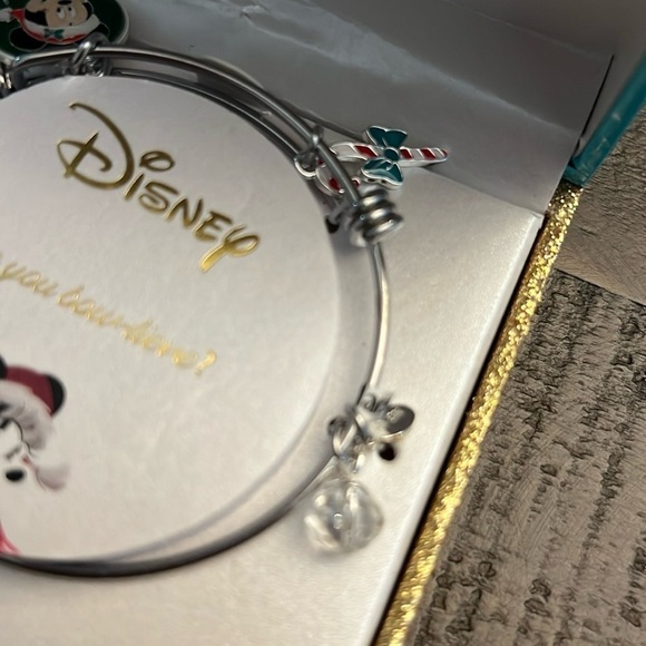 Disney Can You Bow-leave? Christmas Charm Bracelet New - Picture 5 of 7